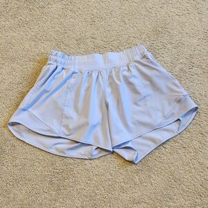 Lululemon Hotty Hot Low-Rise Lined Shorts 4" size 6